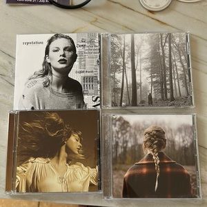 Taylor Swift CDs: Reputation, Folklore, Evermore, Fearless (tays version)